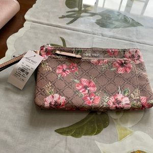 Nine West flowered with Brown wristlet New w/tags